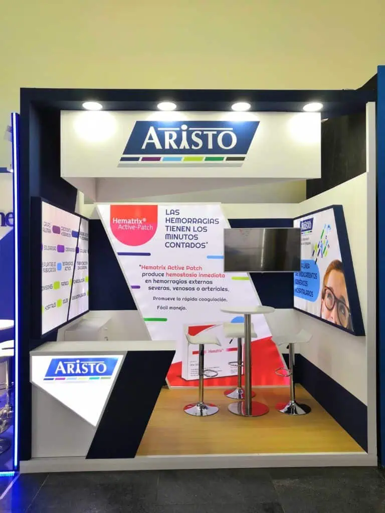 Custom-designed stand assembly for pharmaceutical congresses, modular structure and brand graphics focused on the pharmaceutical industry, optimized for professional events and exhibitions.Medical trade show booth design,
Trade show booth ideas for medical industry,
Attracting visitors to medical trade show booth,
Medical trade show booth layout,
Medical trade show booth design inspiration,